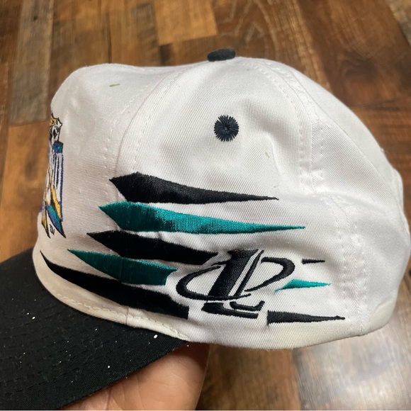 Vintage Logo Athletic 1997
Brickyard 400 NASCAR Diamond
Cut Snapback Hat Cap - Picture 2 of 9